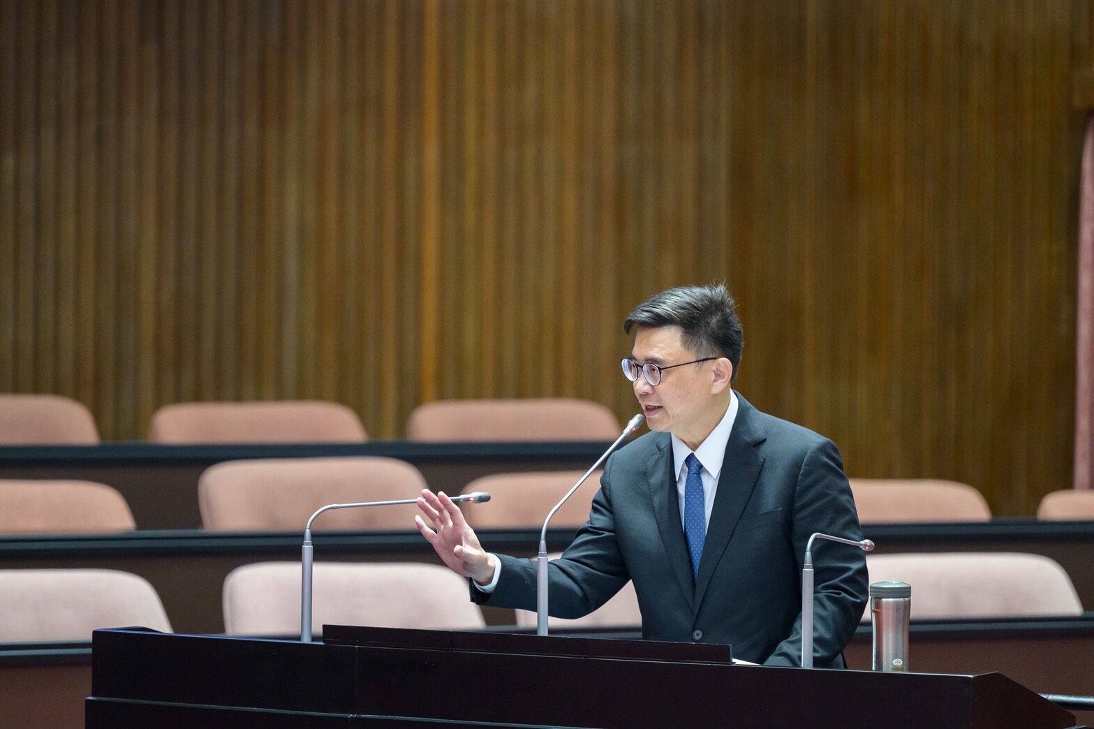 ▲▼財劃法,賴瑞隆,柯志恩,高雄,預算,法案。（圖／翻攝自賴瑞隆臉書）