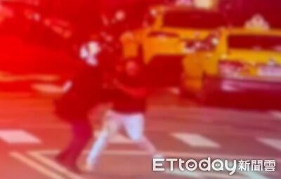 判刑11年沒到案　通緝犯上酒店嗨完被盤查...推警落跑畫面曝