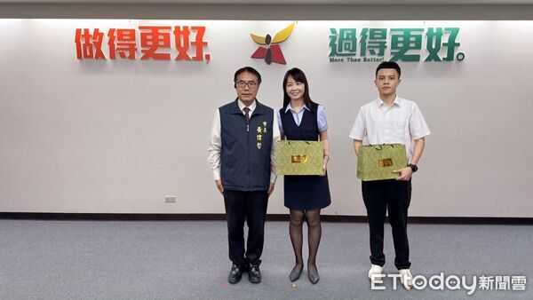 ▲市長黃偉哲於治安會報中表揚成功阻詐的金融機構與超商人員，肯定第一線守護市民財產的努力。（圖／記者林東良翻攝，下同）