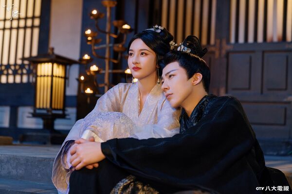 ▲《折腰》由宋祖兒、劉宇寧主演。（圖／八大電視提供）