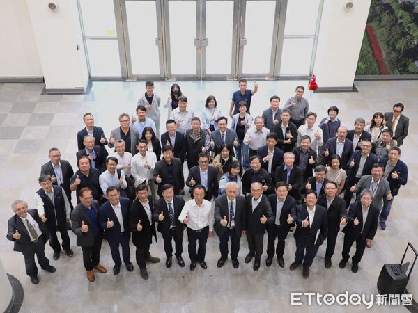 ▲▼   工研院長張培仁率團隊參訪亞創中心   。（圖／嘉義縣政府提供）