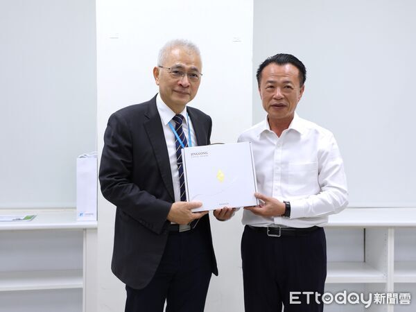 ▲▼   工研院長張培仁率團隊參訪亞創中心   。（圖／嘉義縣政府提供）