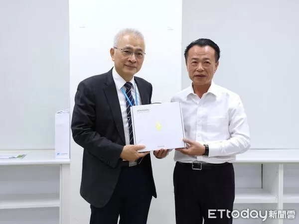 ▲▼   工研院長張培仁率團隊參訪亞創中心   。（圖／嘉義縣政府提供）