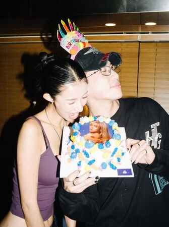 &Oslash;ZI今年3月生日時PO照放閃女友。（圖／翻攝自&Oslash;ZI IG）