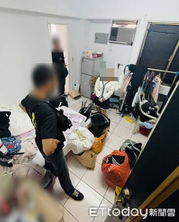 ▲▼毒情侶專竊高檔運動品牌，市值20萬元服飾堆滿屋。（圖／民眾提供，下同）