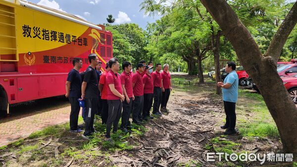 ▲台南市政府消防局代表隊在2025年度平台車操作競賽中奪下優勝殊榮。（記者林東良翻攝，下同）