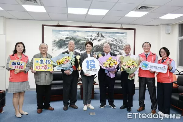 ▲榮獲第35屆醫療奉獻獎。（圖／南投縣政府提供，下同）