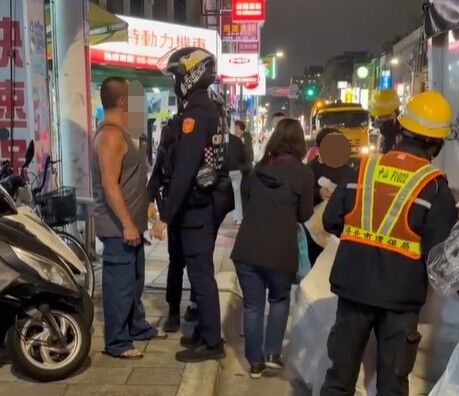 ▲▼囂張平頭哥嗆清潔隊員，但見到警員秒聳。（圖／翻攝《清潔隊的大小心酸》）