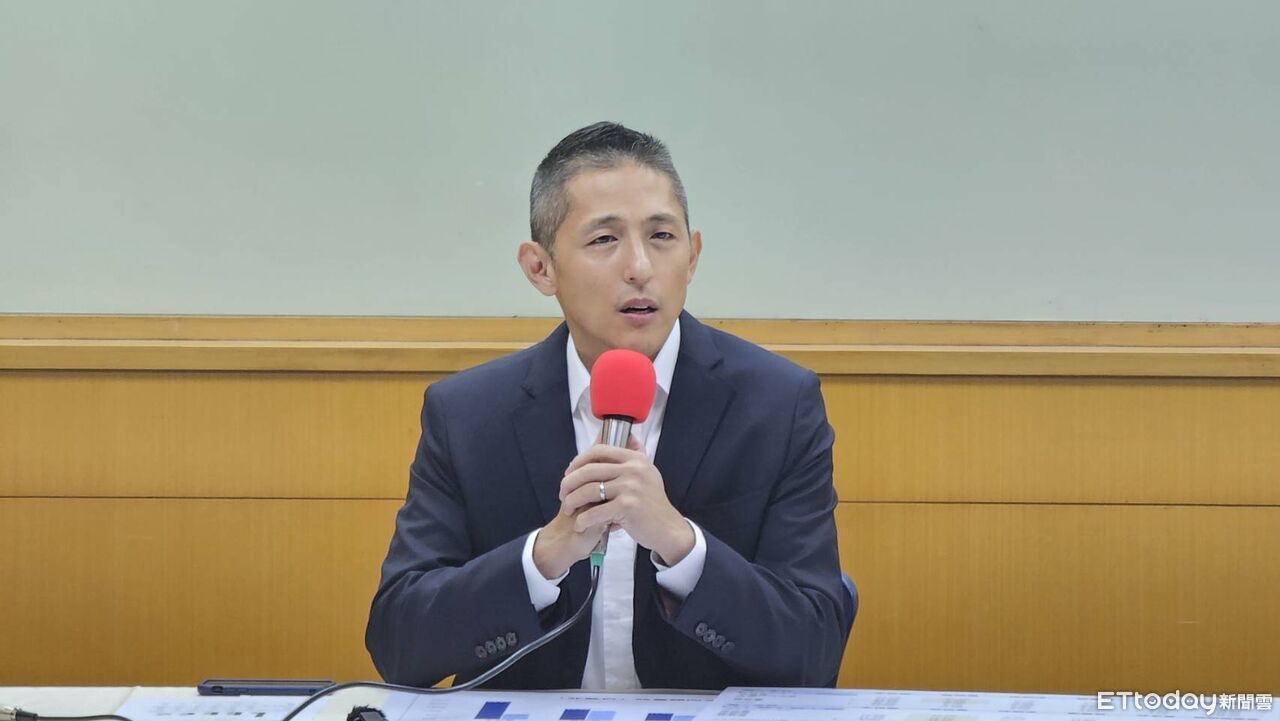 指大罷免操盤失敗遭圍剿　吳怡農舉「十三寇」事件：我不怕攻擊