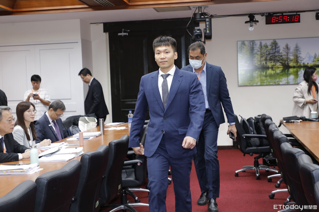 韓國瑜笑虧李洋「奧運金牌動作那麼慢」　網友罵翻：自以為幽默