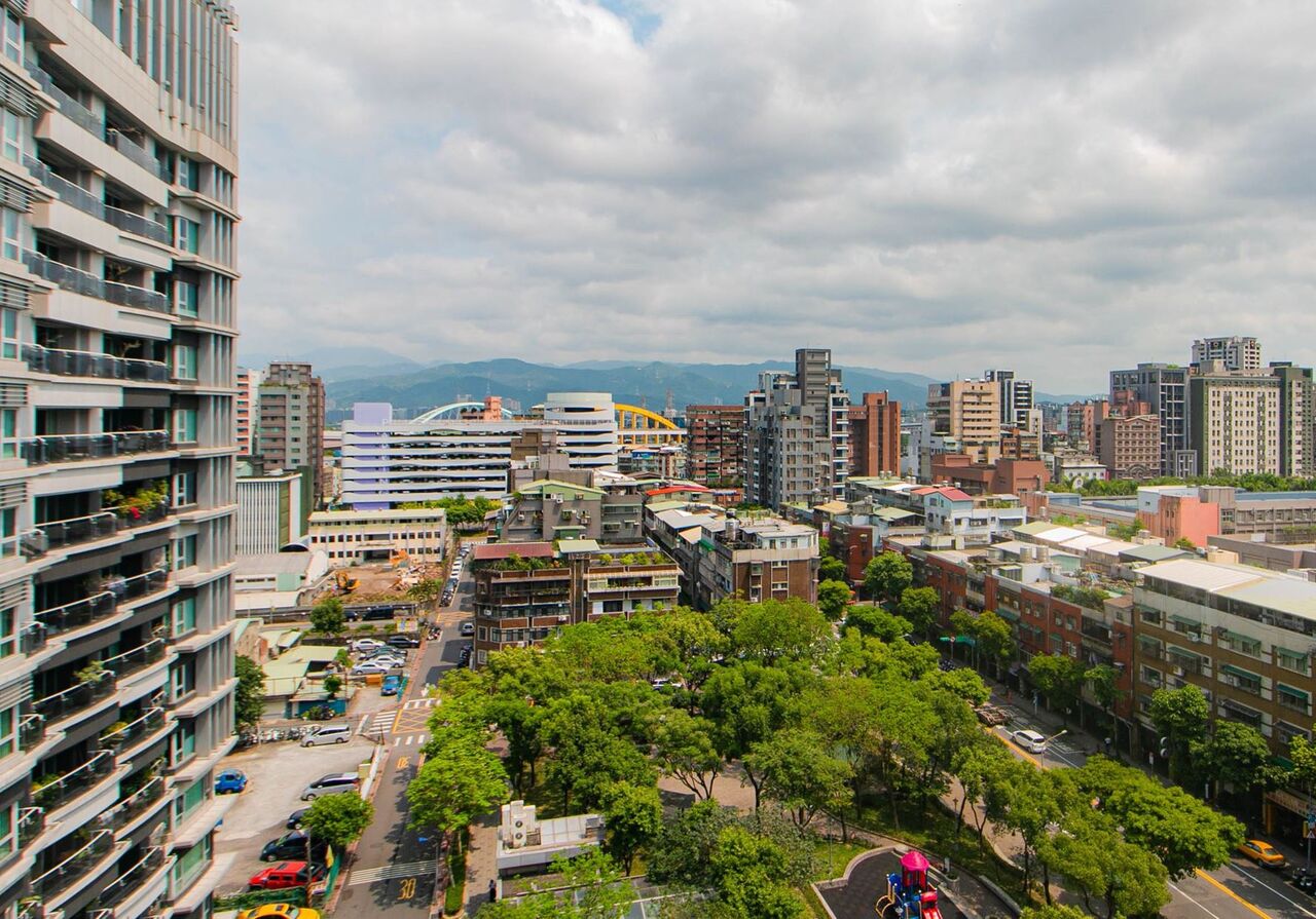 北市大樓、公寓房價差多少?信義區價差近五成