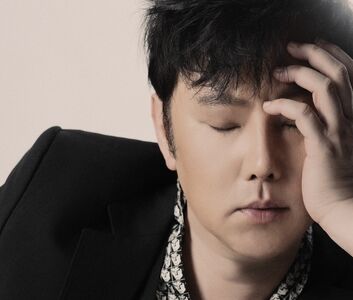 台灣視覺系先驅竟是「大咖主持天王」！　 37年前驚人前衛造型曝光