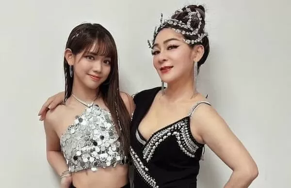 ▲▼王彩樺帶著愛女黃于庭表演。（圖／中天電視提供）