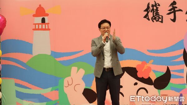 ▲台南市舉辦家庭教育表揚大會，4所特優學校與學生得獎者齊聚受表揚。（記者林東良翻攝，下同）