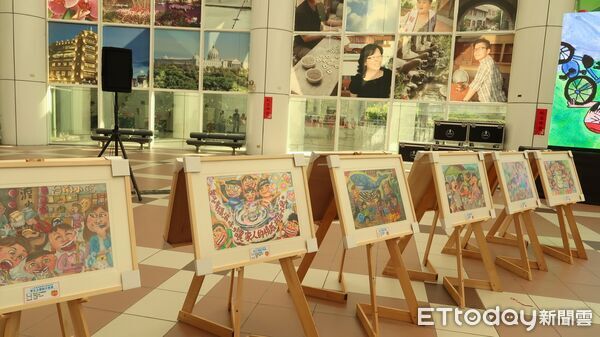 ▲台南市舉辦家庭教育表揚大會，4所特優學校與學生得獎者齊聚受表揚。（記者林東良翻攝，下同）