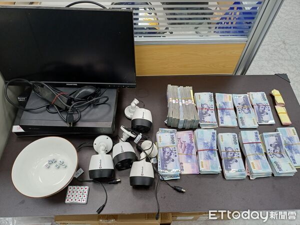 ▲▼賭客車禍斷手也要賭，更有人剛領普發1萬元就來賭場，警方查扣賭金150多萬元，警方共逮捕負責人及賭客10人             。（圖／記者陳以昇翻攝）