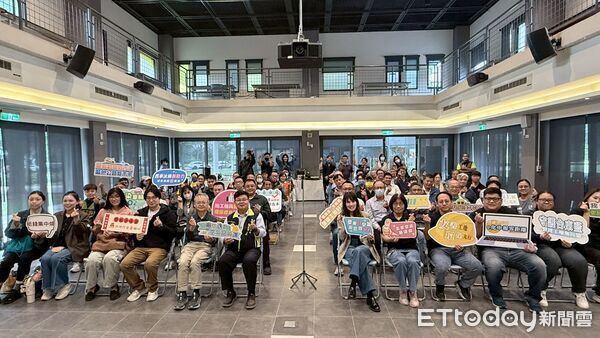 ▲台東縣環保局表揚空品維護績優單位。（圖／記者楊晨東翻攝）