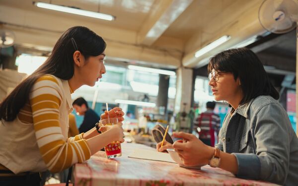 ▲宋柏緯和李沐在《那張照片裡的我們》再度合作，默契十足，比腕力的橋段打動不少人。（圖／瀚草文創GrX STUDIO提供）