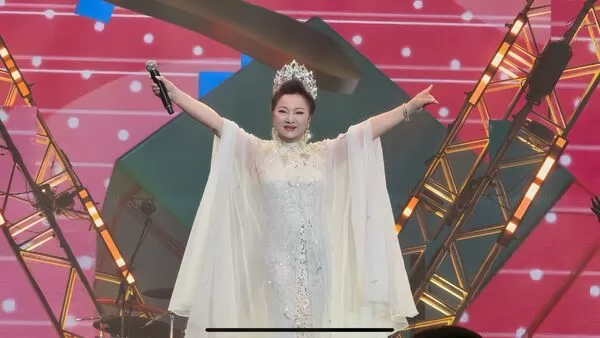 ▲白冰冰前往馬來西亞檳城的食物狂想館參觀。（圖／長興影視）