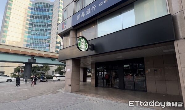 ▲▼        瑞幸咖啡,南京復興     。（圖／記者項瀚攝）