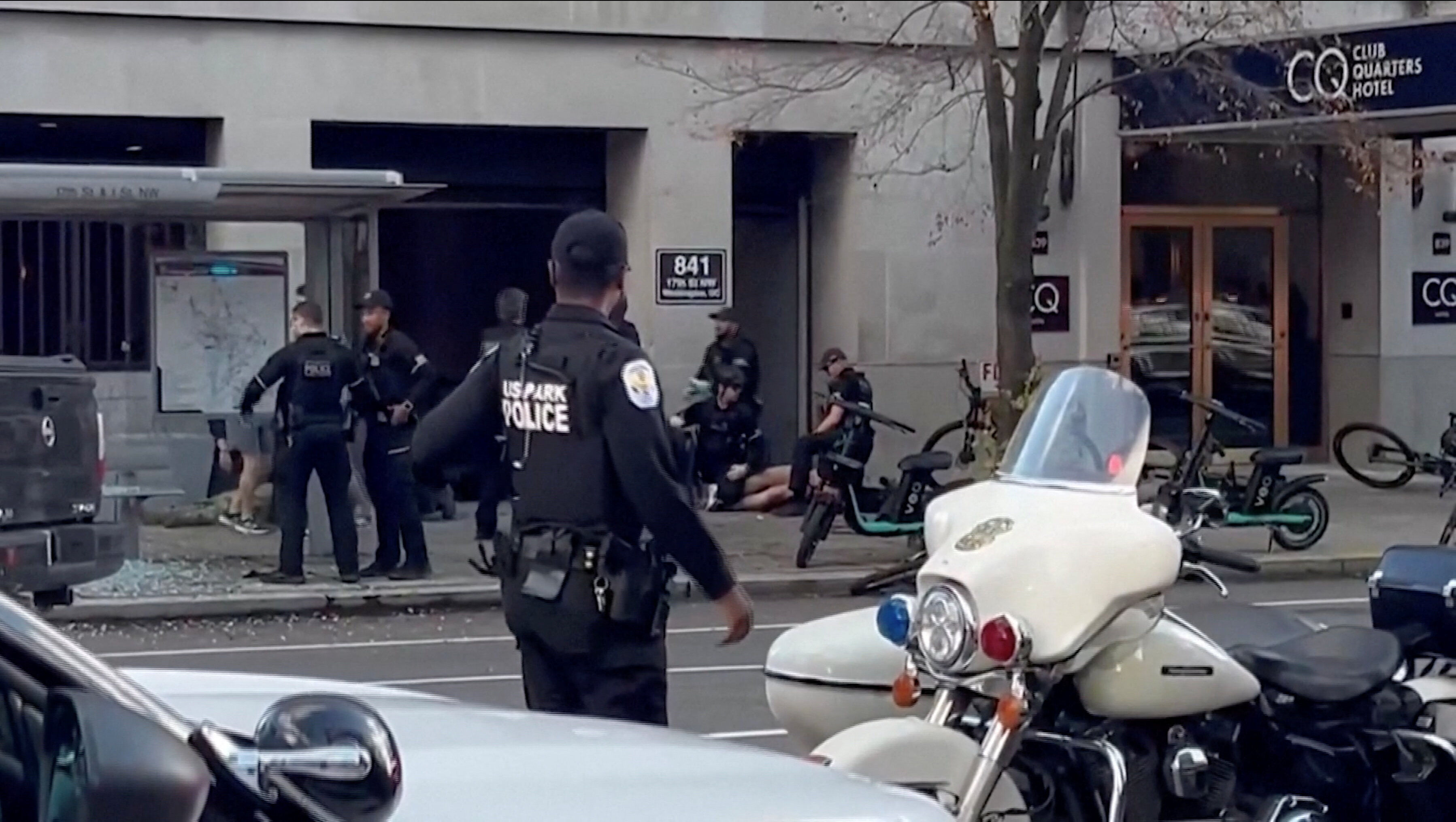 ▲▼白宮外圍2國民兵遭槍殺身亡。（圖／路透）