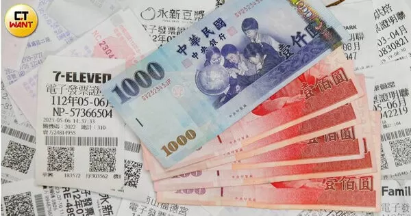 財政部指出，上期7、8月統一發票中獎名單中，仍有9張大獎發票無人領取，其中包括2張1000萬元特別獎、5張200萬元特獎，以及2張雲端發票百萬獎。。（示意圖／黃耀徵攝）