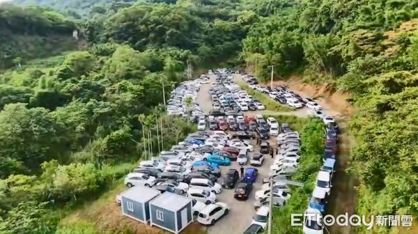 ▲刑事局偵破三環幫吳姓主嫌經營6家公司涉及假車貸詐騙、警方收網查扣232輛權利車市值逾億。（圖／記者張君豪翻攝）