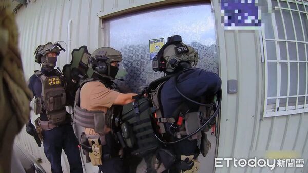 ▲刑事局偵破三環幫吳姓主嫌經營6家公司涉及假車貸詐騙、警方收網查扣232輛權利車市值逾億。（圖／記者張君豪翻攝）