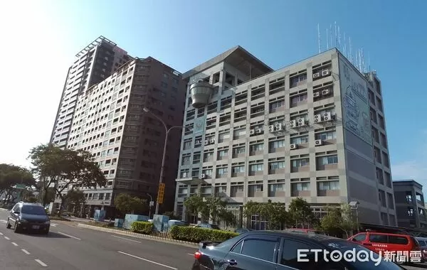 ▲台南市消防局一名洪姓分隊長，被控疑似加入境外吸金平台，向警義消推銷低投資高報酬投資方案，導致多名警消受害慘賠，消防局認為他涉「不當投資」，對他記過調職。（圖／記者林東良攝）