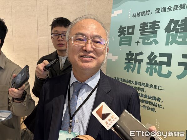 ▲▼台大醫學院院長吳明賢出席出席2025智慧健康新紀元－科技賦能，促進全民健康論壇受訪談醫學美容嚴管。（圖／記者洪巧藍攝）
