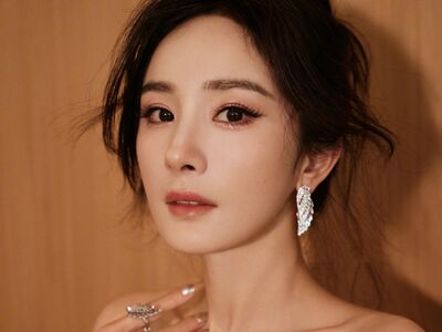 香港大火「楊冪暫緩官宣Prada代言」　陸4藝人大事發表全喊卡！