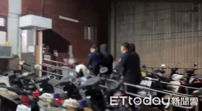 鑽好市多貨架「露乳拍照」把自己賣掉!網黃2人組到案:一時興起