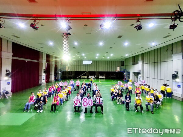 ▲南檢26日舉行地區政風業務聯繫會議，檢察長鍾和憲主持，邀集中央與地方政風主管逾百人與會。（記者林東良翻攝，下同）