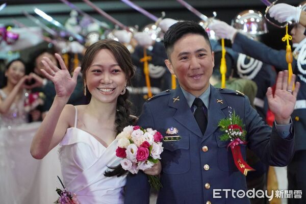 ▲陸軍27日在大漢營區舉辦「情定大漢 幸福永傳」聯合婚禮。（圖／記者呂佳賢攝）