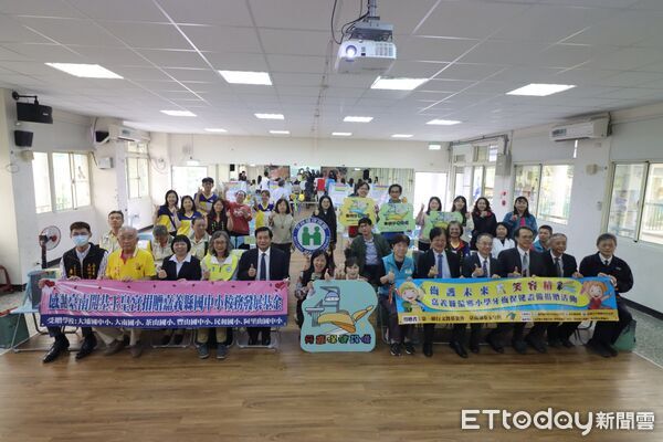 ▲▼   牙科診療椅送進偏鄉小學，看牙不再長途跋涉  。（圖／嘉義縣政府提供）