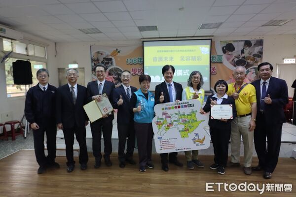 ▲▼   牙科診療椅送進偏鄉小學，看牙不再長途跋涉  。（圖／嘉義縣政府提供）