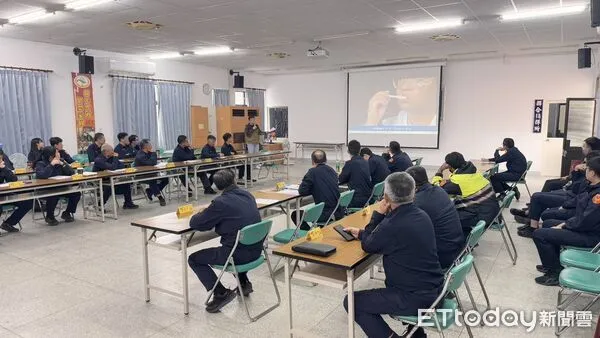 ▲關山分局執行唾液快篩新制護交安。（圖／記者楊晨東翻攝）