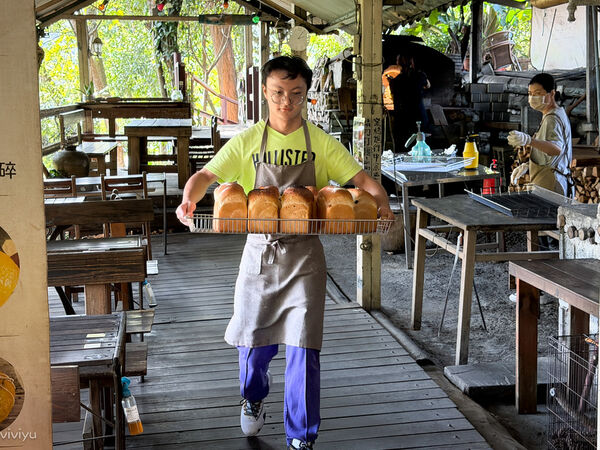 ▲▼楊梅美食「普勒小姐柴燒窯烤麵包」藏身山林每周只營業三天!沒預訂很難買到。（圖／部落客VIVIYU提供）