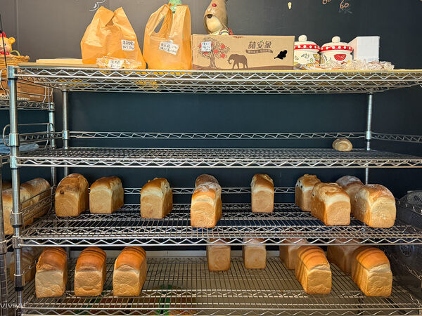 ▲▼楊梅美食「普勒小姐柴燒窯烤麵包」藏身山林每周只營業三天!沒預訂很難買到。（圖／部落客VIVIYU提供）