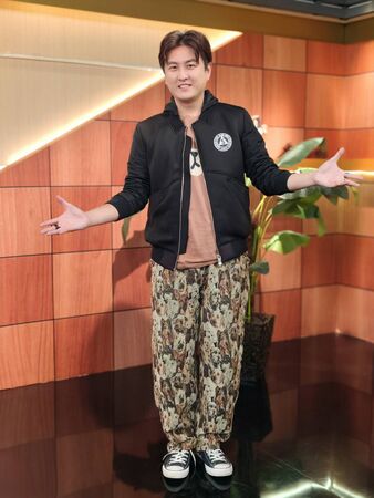 ▲黃靖倫透漏吃鍋酷愛喝湯底 有中重度脂肪肝。（圖／年代提供）