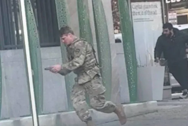 ▲▼國民兵遭攻擊畫面。（圖／翻攝自X）