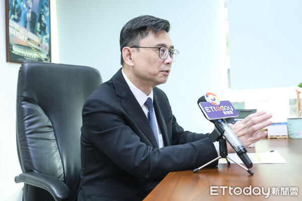 ▲民進黨立委賴瑞隆專訪。（圖／記者林敬旻攝）