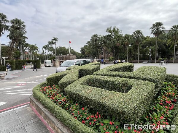 ▲▼台大大門，台大校門，椰林大道。（圖／記者許敏溶攝）