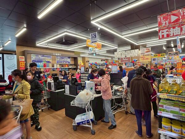 ▲▼全聯在屏東開設「崁頂中正門市」370坪，是崁頂30年來首家大型連鎖超市進駐。（圖／業者提供）