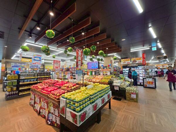 ▲▼全聯在屏東開設「崁頂中正門市」370坪，是崁頂30年來首家大型連鎖超市進駐。（圖／業者提供）