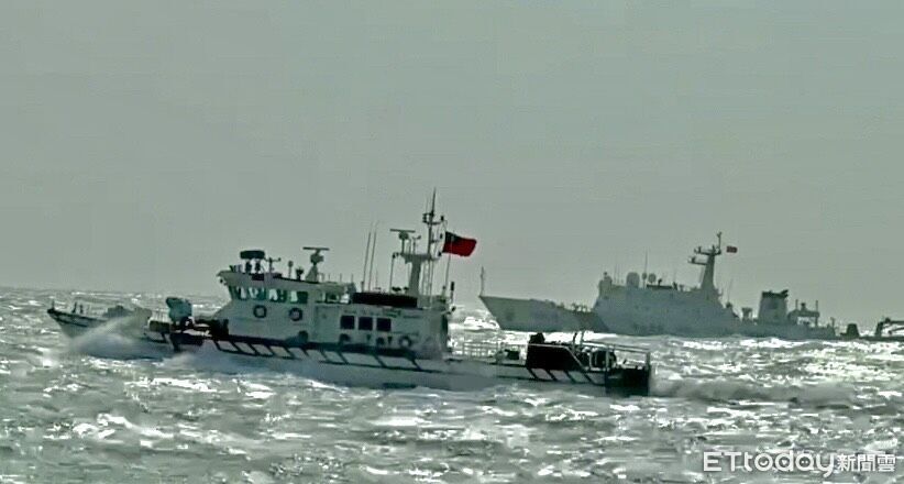 陸海警4船闖入金門水域 海巡4艇阻截驅離斥「常態騷擾」