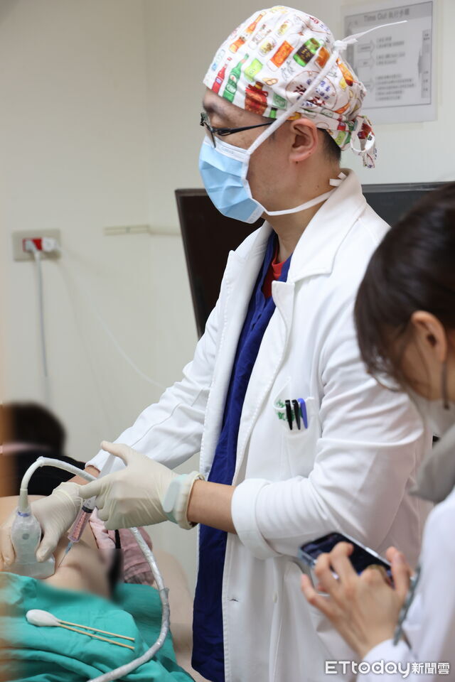 自己膝蓋自己救！細胞再生治療救退化性關節炎　軟骨修復免開刀