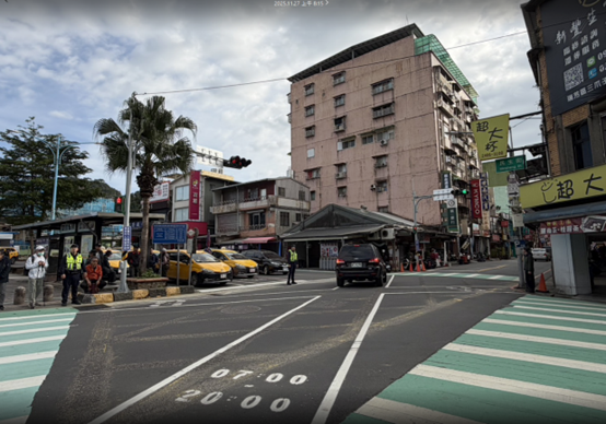 ▲瑞芳首設對角行穿線與行人專用時相。（圖／新北市交通局提供）