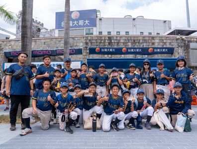 中山國小神跑壘再見分　柯宇威「打到牆」火力超猛