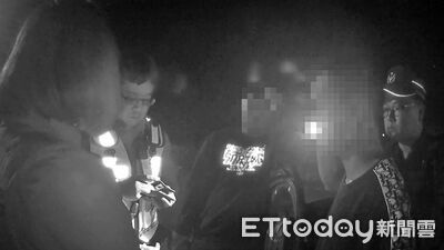 噪音車拒檢瘋狂蛇行!水電工無照連闖紅燈 挨9罰單還被判12萬